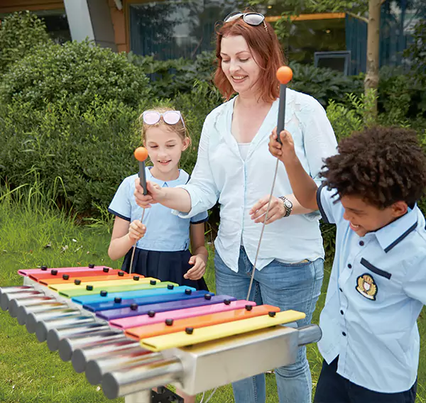 Taman bermain anak -anak dalam ruangan